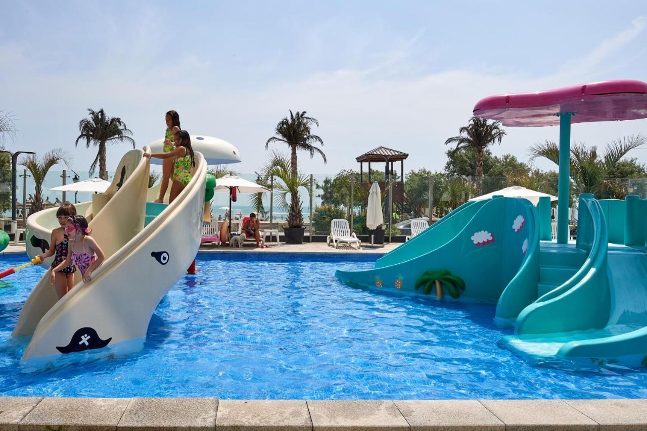Sunrise Aparthotel Pool & Spa Mamaia Nord Năvodari Buitenkant foto