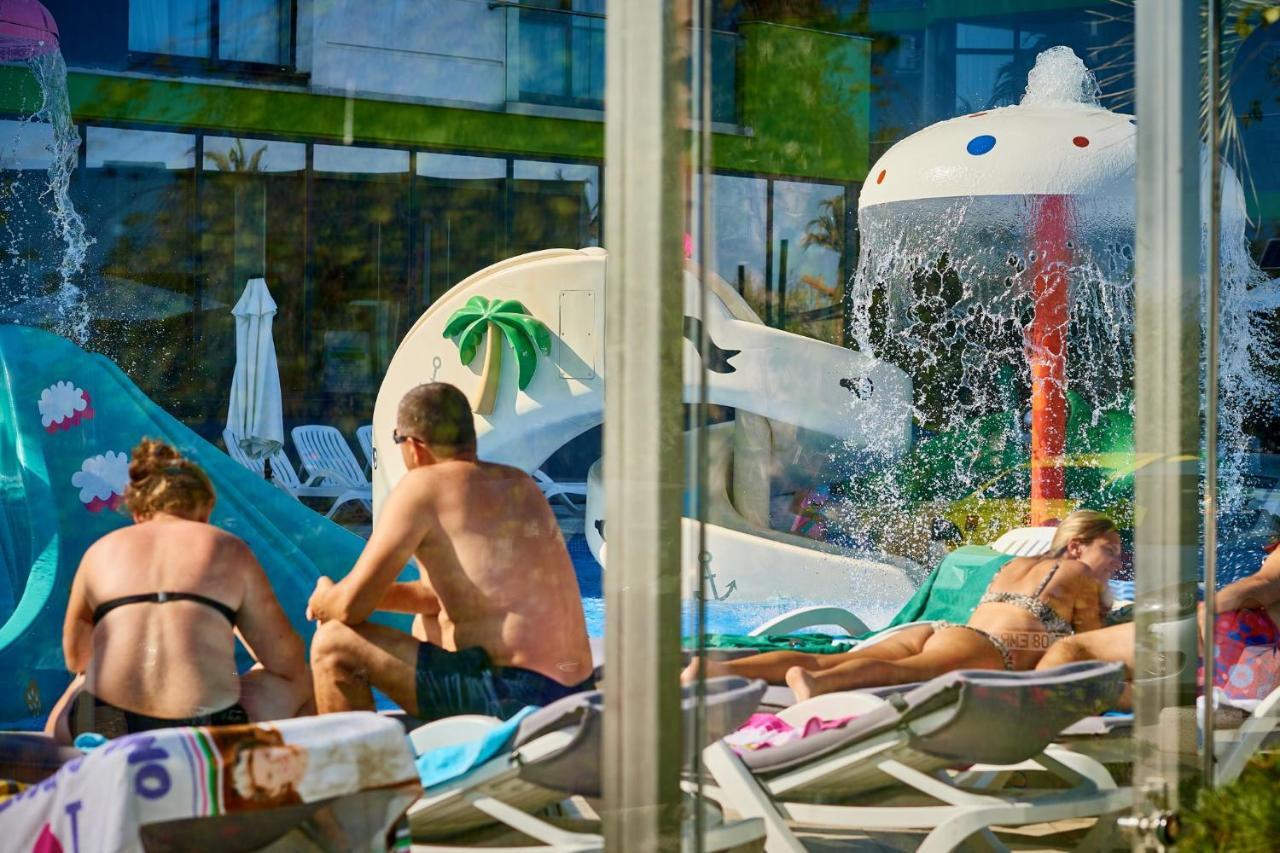 Sunrise Aparthotel Pool & Spa Mamaia Nord Năvodari Buitenkant foto